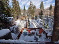 Hideaway Above The Stream 