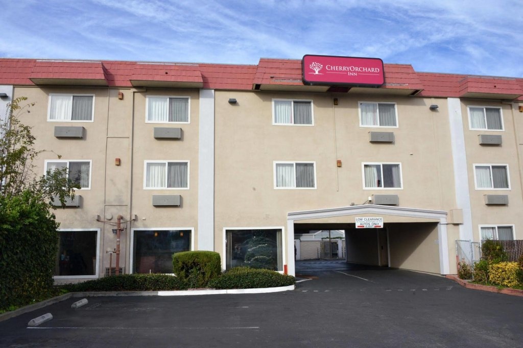 Cherry Orchard Inn 