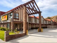 Super 8 Santa Clarita 