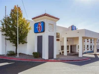 Motel 6 Santa Fe Central 