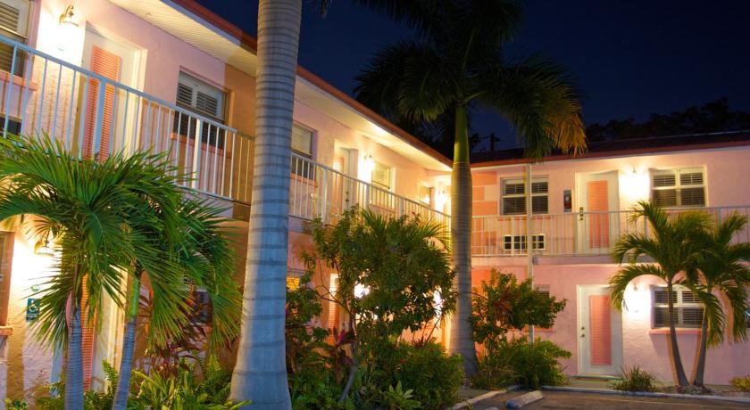 Hibiscus Suites - Sarasota 