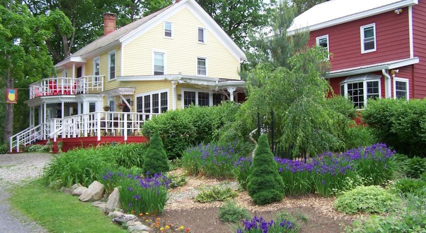 Saratoga Farmstead B&B 