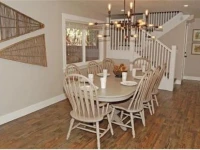 885 Sonoma Avenue Holiday Home 