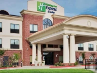 Holiday Inn Express Sealy 