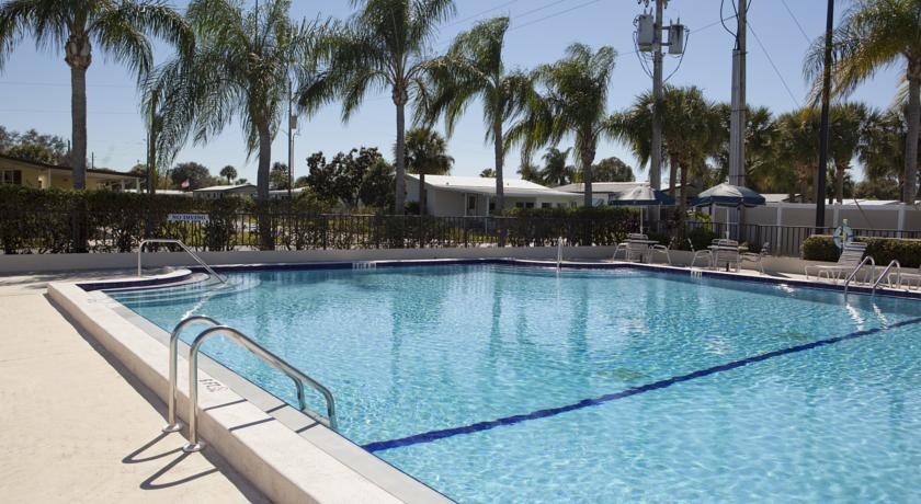 Buttonwood Bay RV Resort 