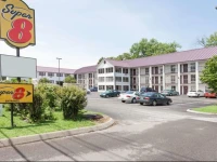 Super 8 - Sevierville 