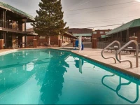 El Rey Inn & Suites 