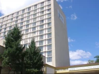 Empire Meadowlands Hotel 