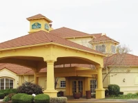 La Quinta Inn & Suites St. Louis Westport 