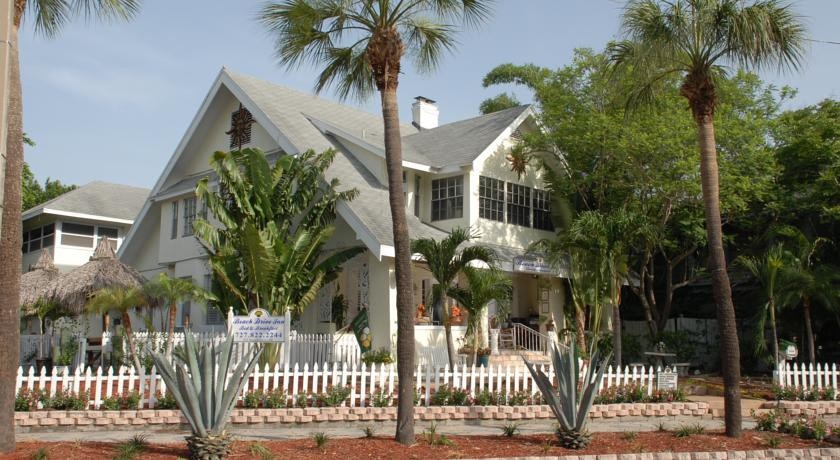 Beach Drive Inn Bed & Breakfast 