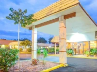 Days Inn St. Petersburg Central 
