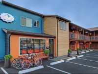 Coast River Inn 