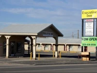 Executive Inn Snyder 2*