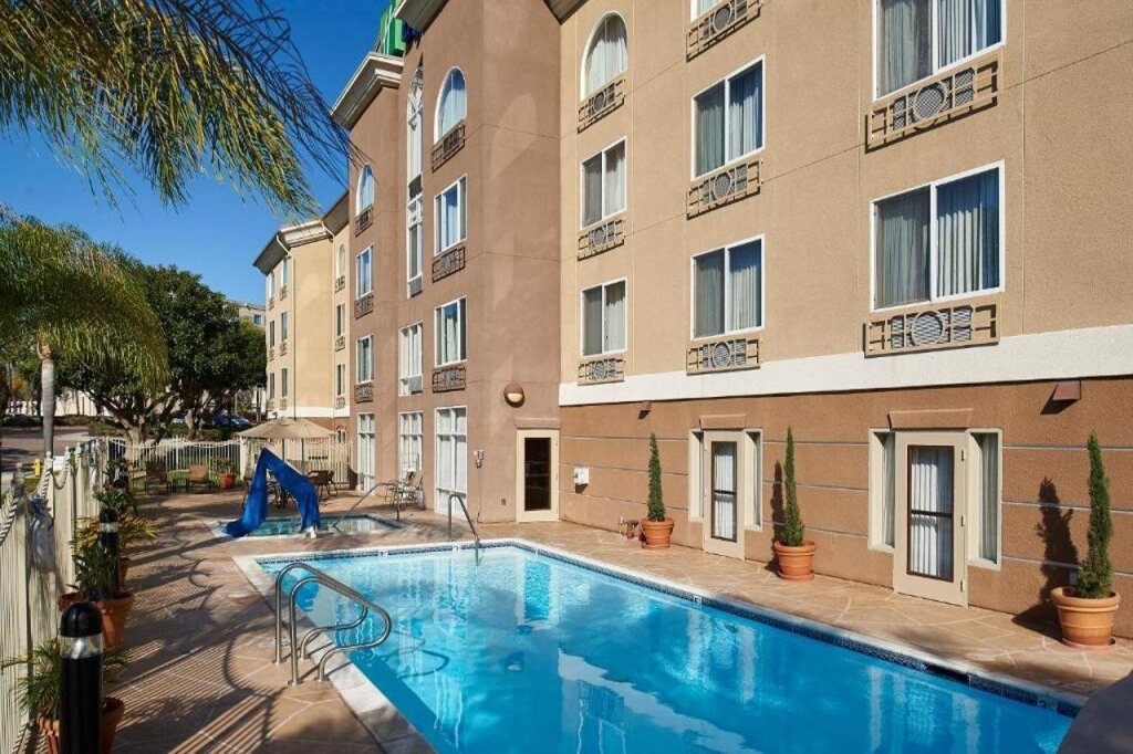 Holiday Inn Express San Diego - Sorrento Valley 