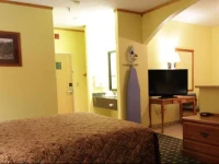 Home Gate Inn & Suites 