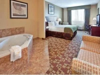 Holiday Inn Express Hotel & Suites St. Charles 