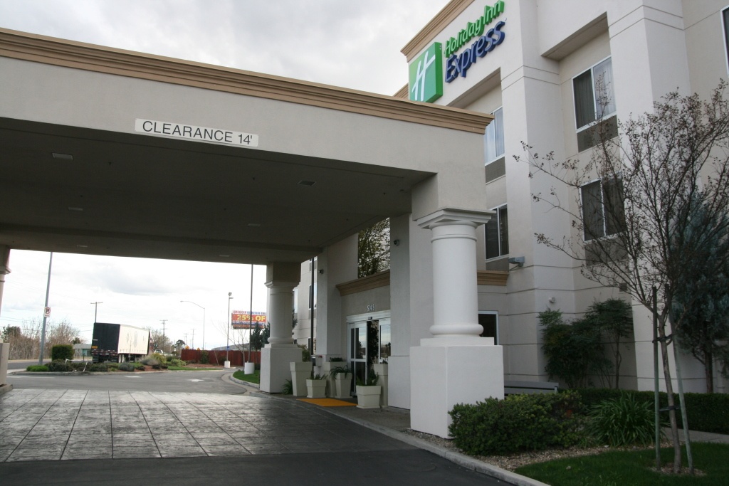 Holiday Inn Express Stockton Southeast 2*