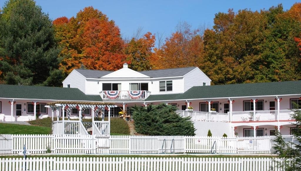 Burkehaven Lodge 2*