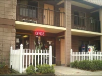 East Lake Inn 