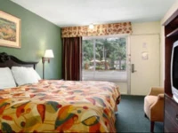 Travelodge Tampa / West of Busch Gardens 
