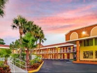 Howard Johnson Express Inn Suites - South Tampa / Airport 