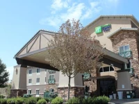 Holiday Inn Express Tehachapi 