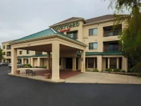 Courtyard by Marriott Topeka 