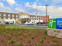 Holiday Inn Express & Suites Trinity 