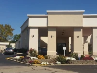 Days Inn & Suites Cincinnati 