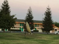 99 Palms Inn & Suites 