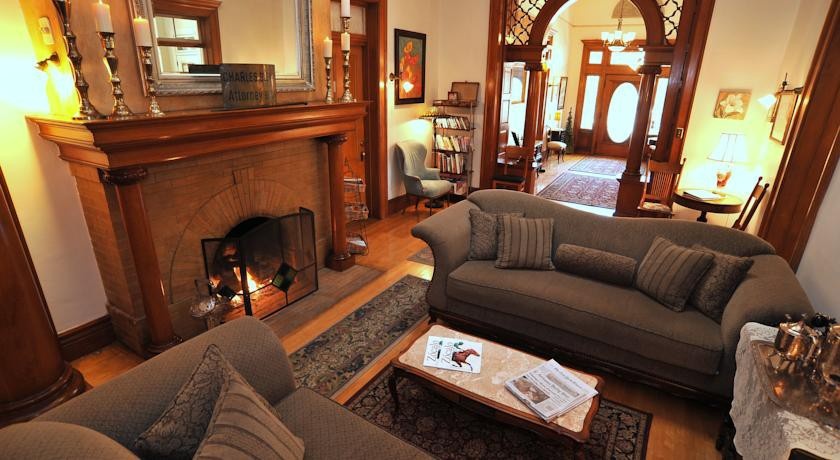 Royal Elizabeth Bed & Breakfast 