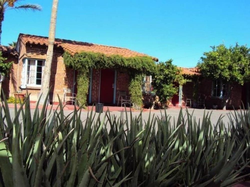 La Siesta Motel 