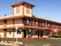 Park Avenue Inn & Suites 