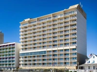 Comfort Suites Beachfront 