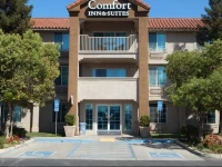 Comfort Inn & Suites Visalia - Sequoia 