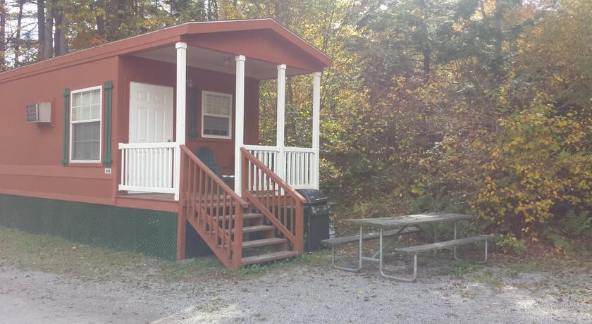 Lake George Escape Studio Cabin 59 