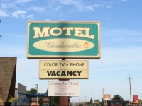 Cinderella Motel 1*