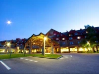 Grand Summit Hotel 