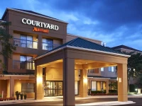 Courtyard Chicago Elgin West Dundee 