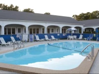 Commodore Inn, By The Beach 