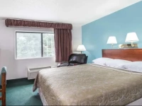 Super 8 Portland/Westbrook Area 