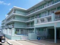 Four Winds Condo Motel 