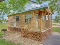 Lake Conroe One-Bedroom Cabin 4 