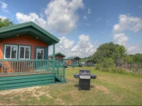 Lake Conroe Queen Studio Cabin 5 