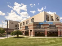 DoubleTree by Hilton Bradley International Airport 