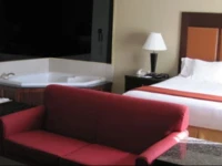 Holiday Inn Express Louisville Northeast 