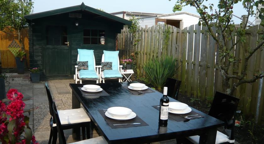 Huisje Aan Het Markermeer 