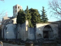 Arles les Alyscamps 