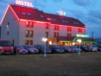 NB HГґtel Restaurant Moulins 