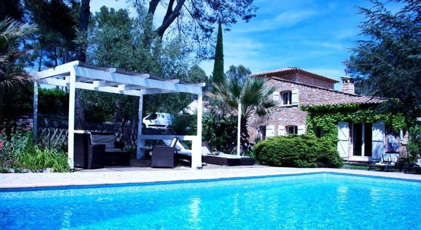 Bastide de lOvalie Gites 
